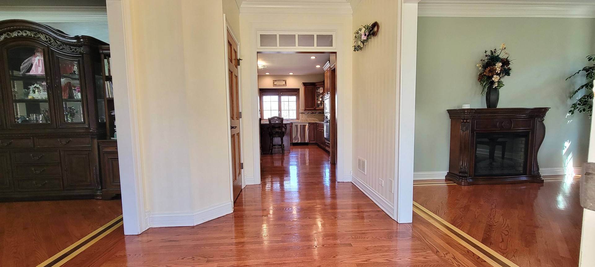 South Elgin, IL 60177,621 RESERVE CT