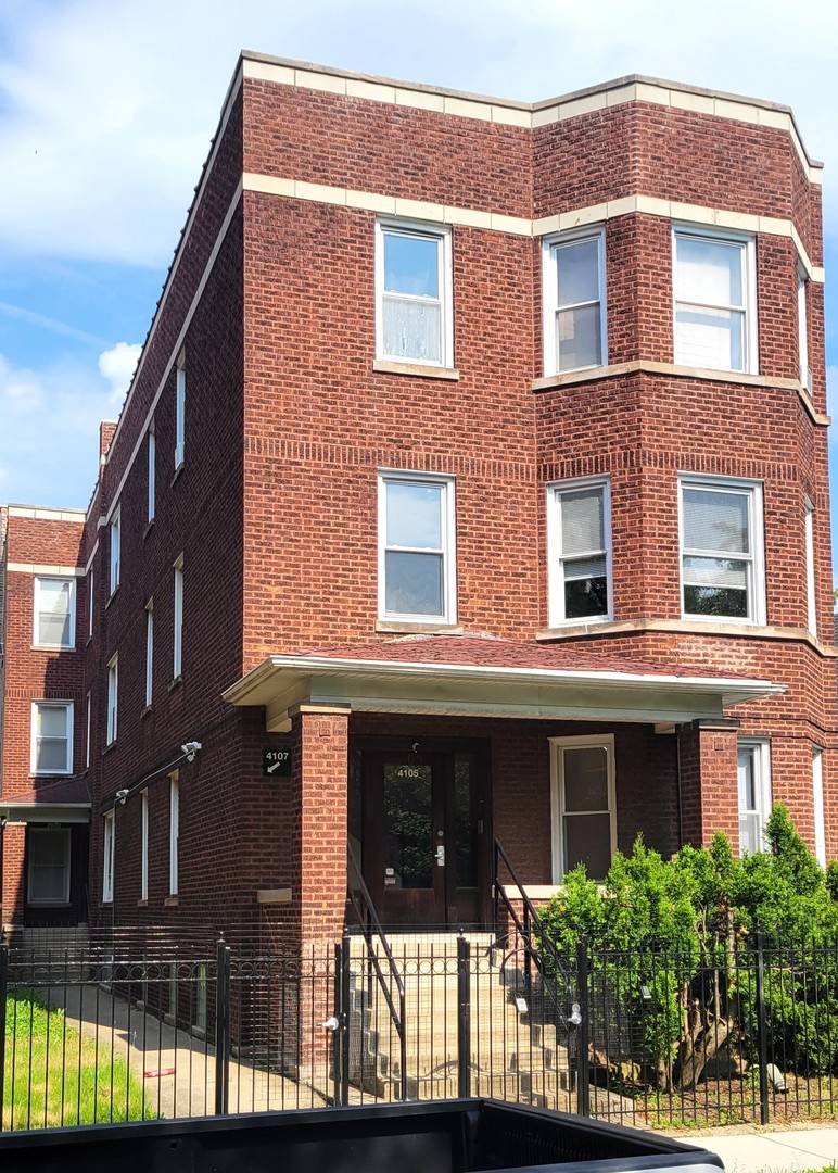 Chicago, IL 60618,4107 N Bernard ST #1F