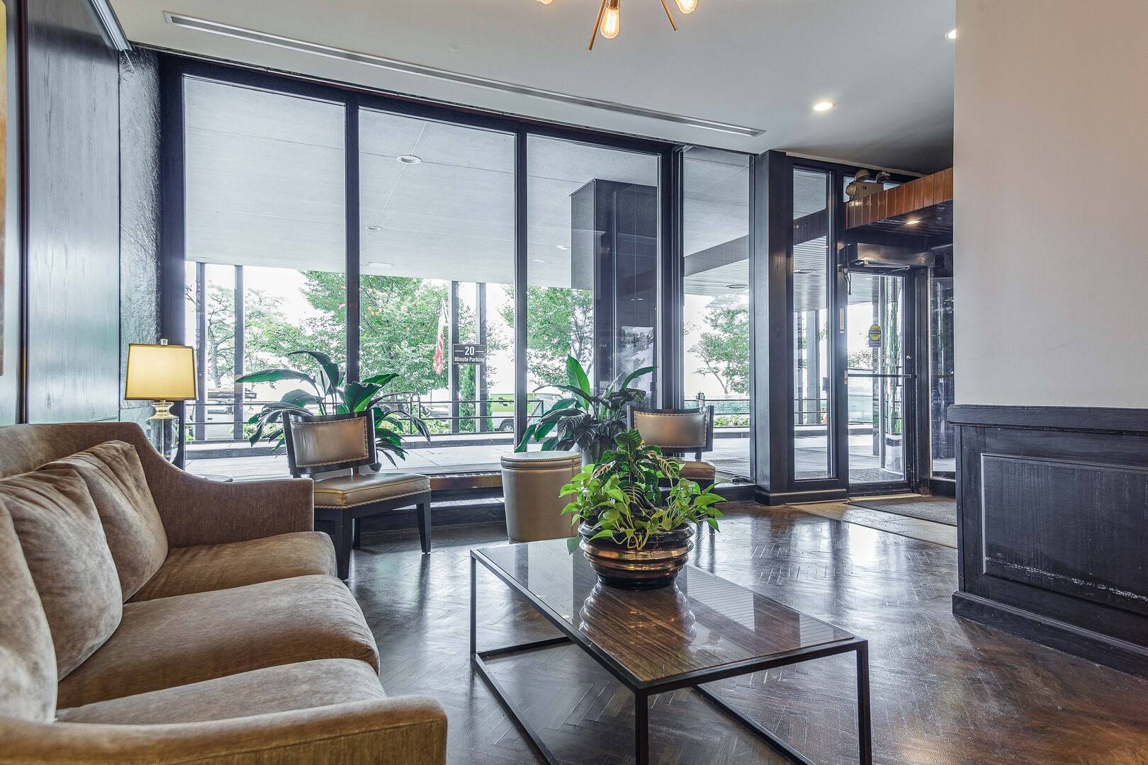 Chicago, IL 60610,1440 N Lake Shore DR #25G