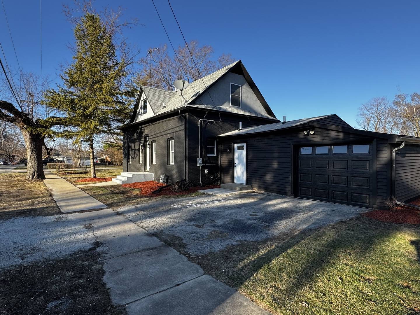 St. Anne, IL 60964,350 S 4th AVE
