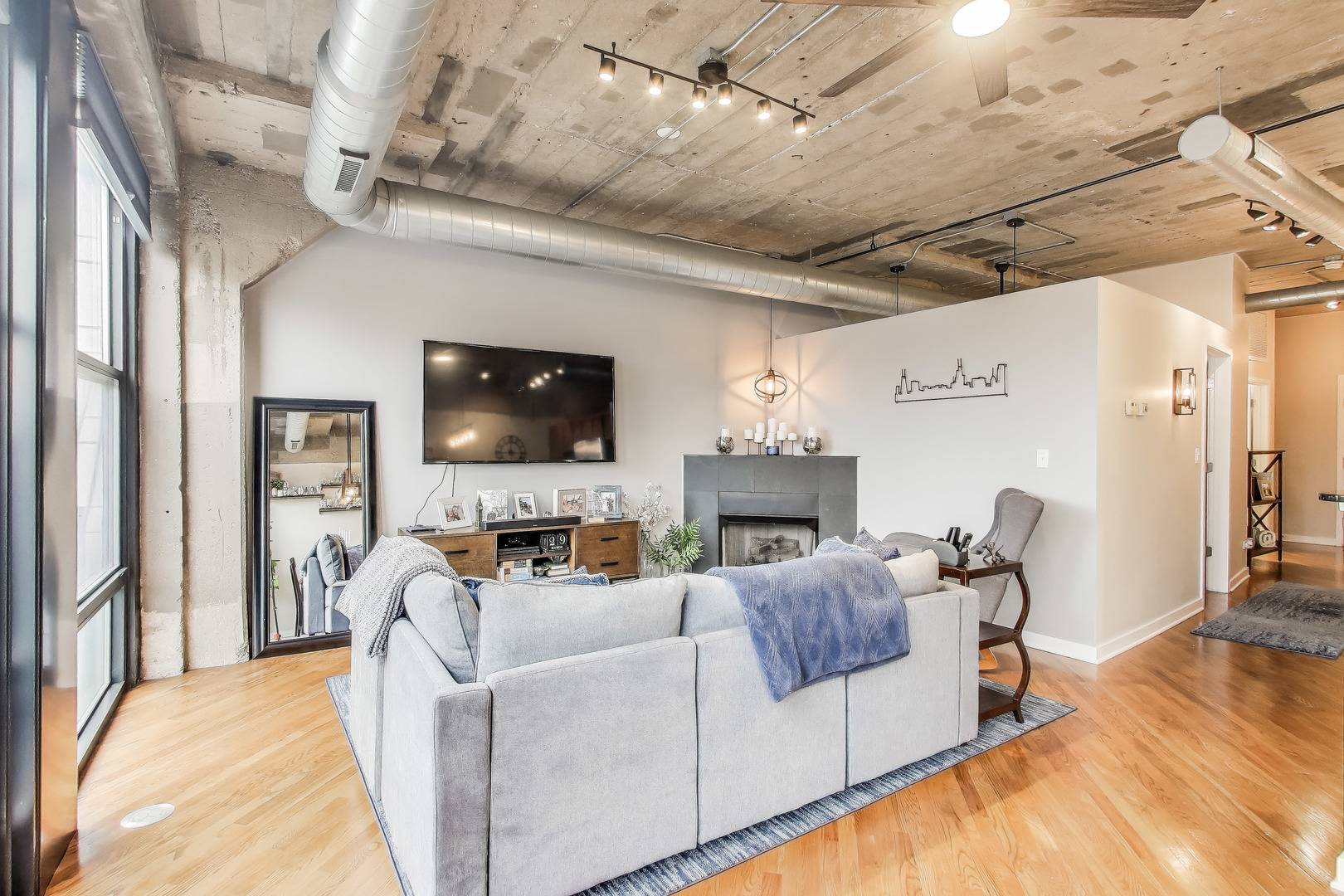 Chicago, IL 60608,1069 W 14th PL #223