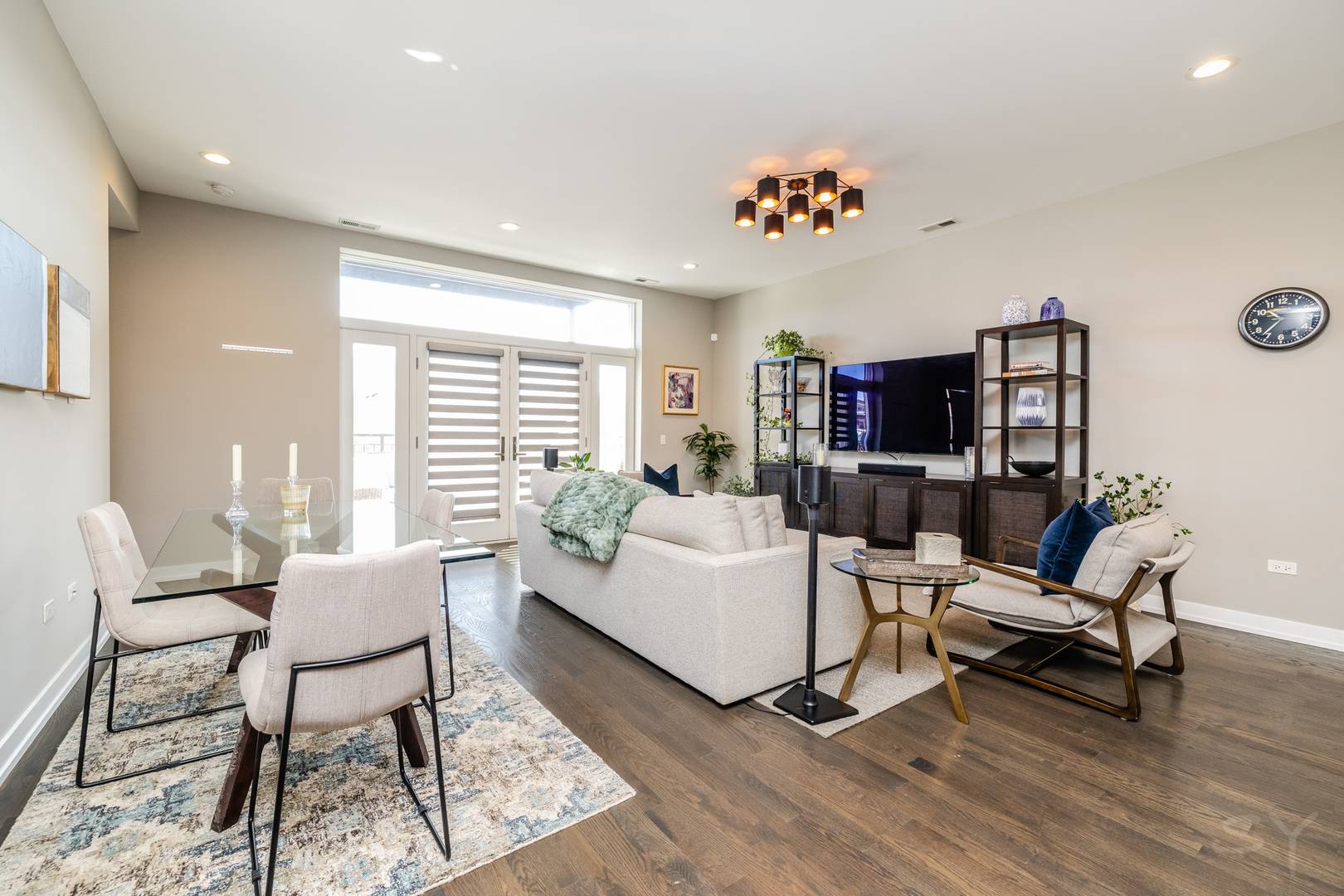 Chicago, IL 60647,1841 N California AVE #3C