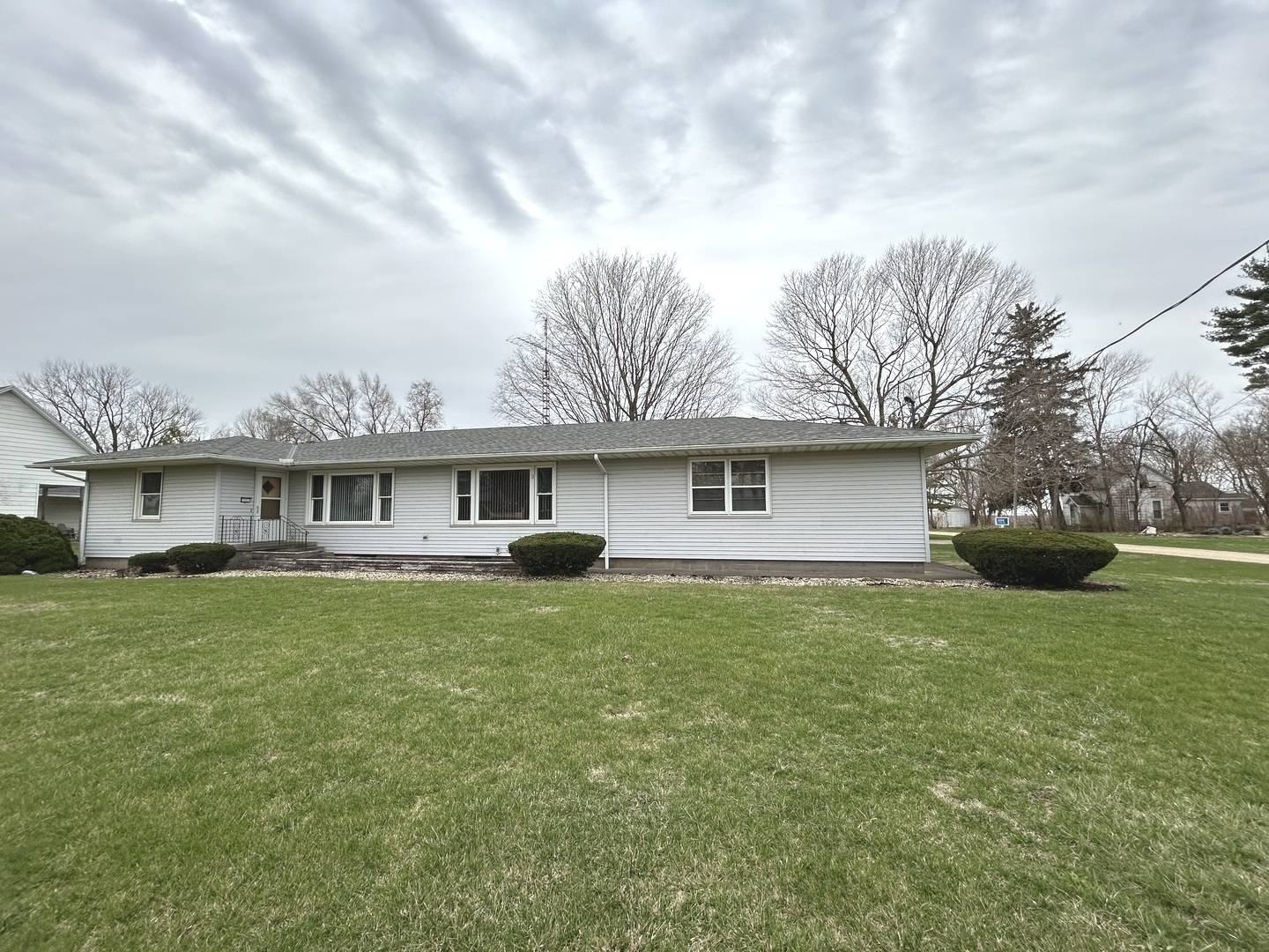 Triumph, IL 61371,3898 E. 739TH RD