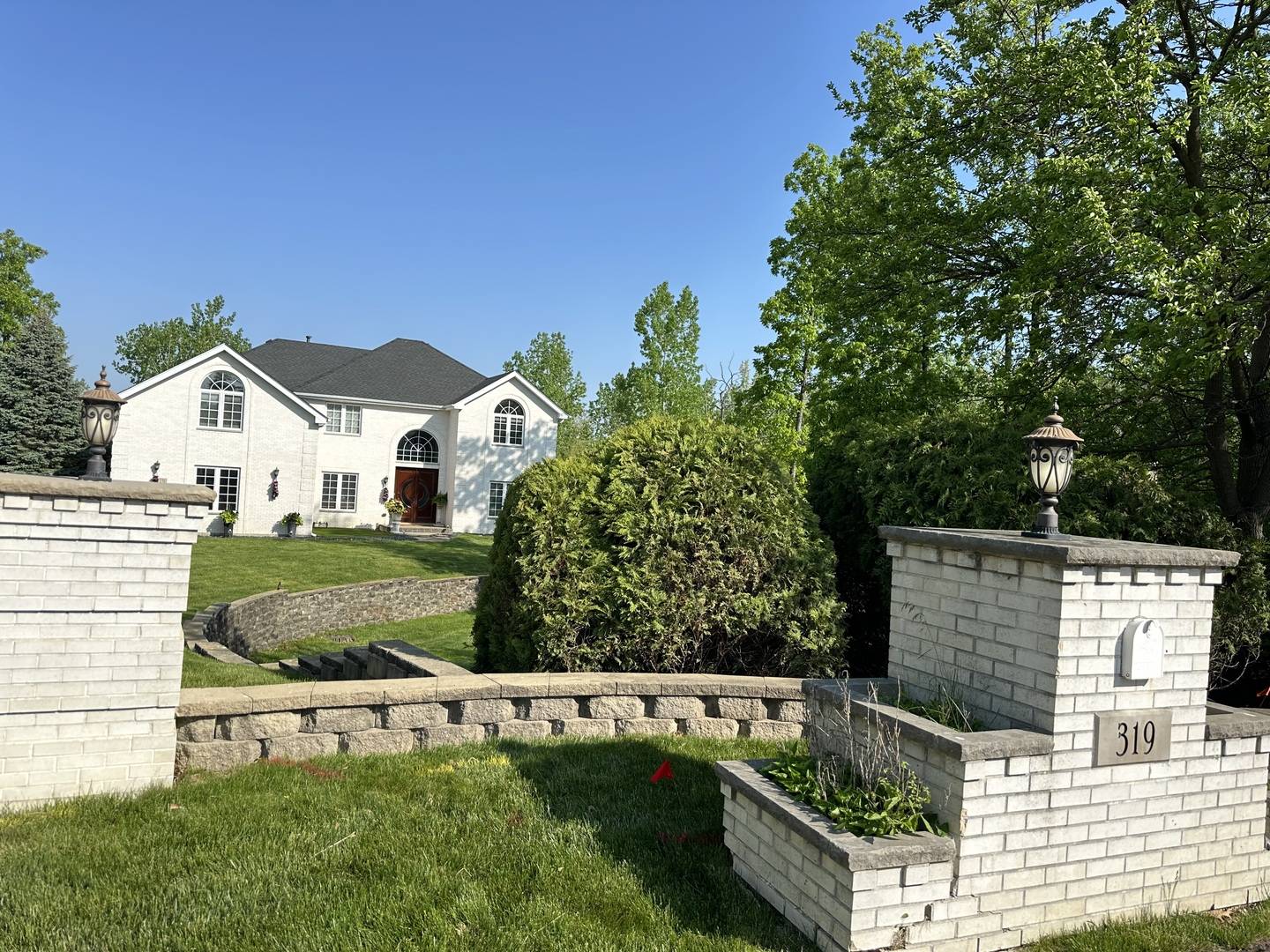 Steger, IL 60475,319 Royal Oak DR