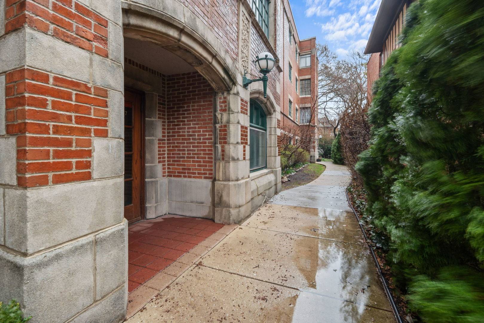 Chicago, IL 60637,5527 S University AVE #1W