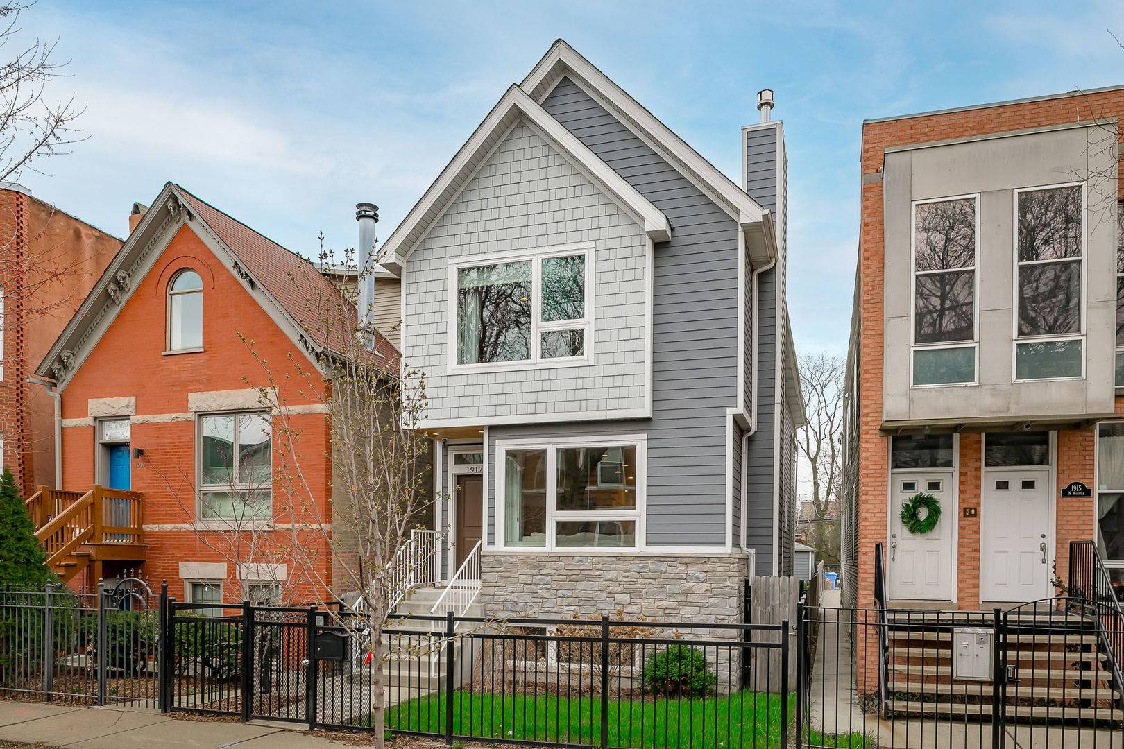 Chicago, IL 60647,1917 N Whipple ST