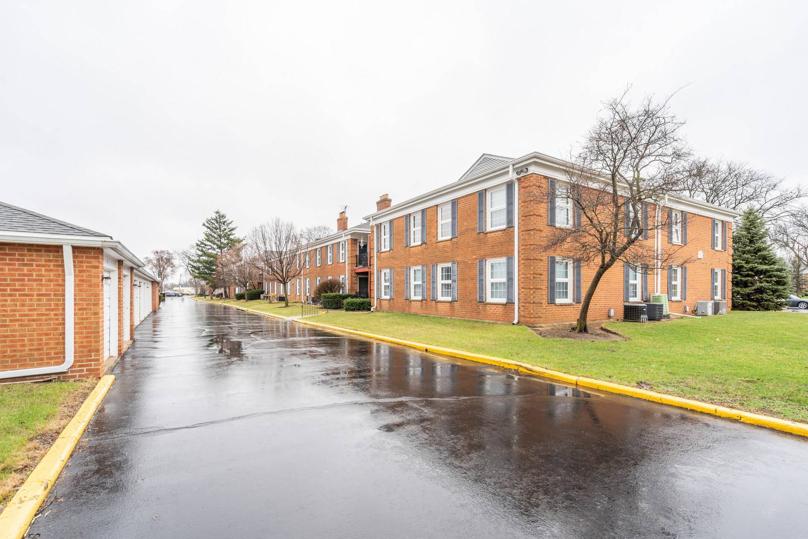Crystal Lake, IL 60014,501 COVENTRY LN #6