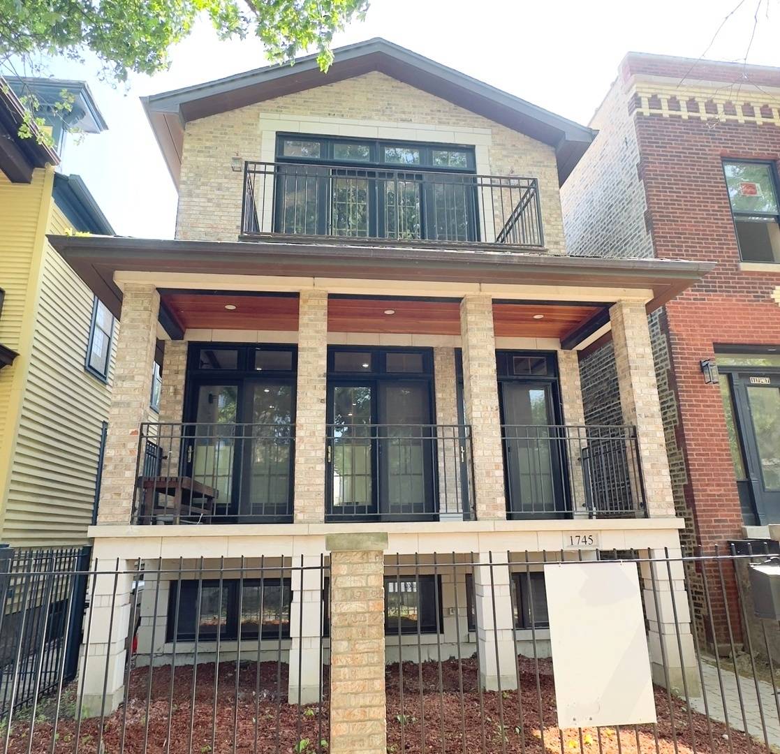 Chicago, IL 60657,1745 W Cornelia AVE