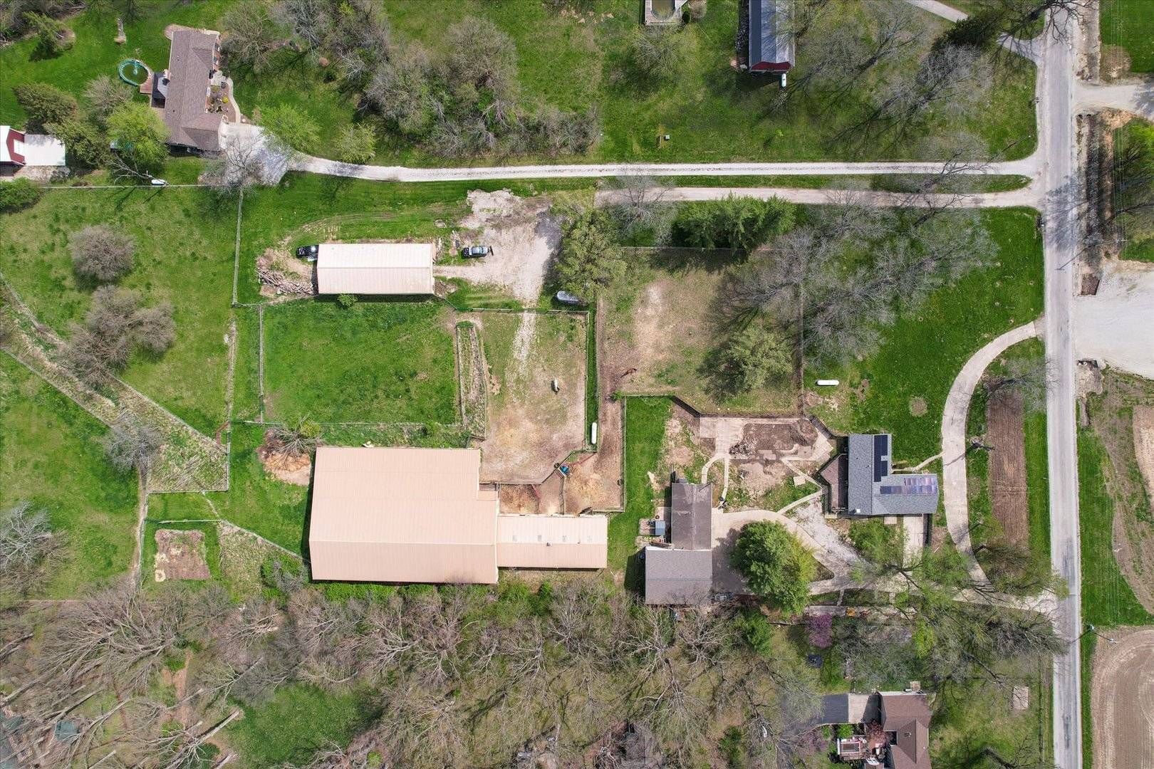 Mahomet, IL 61853,2524 N County Road 500 E E
