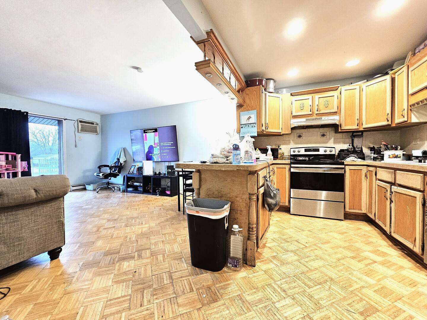 Prospect Heights, IL 60070,850 E Old Willow RD #207