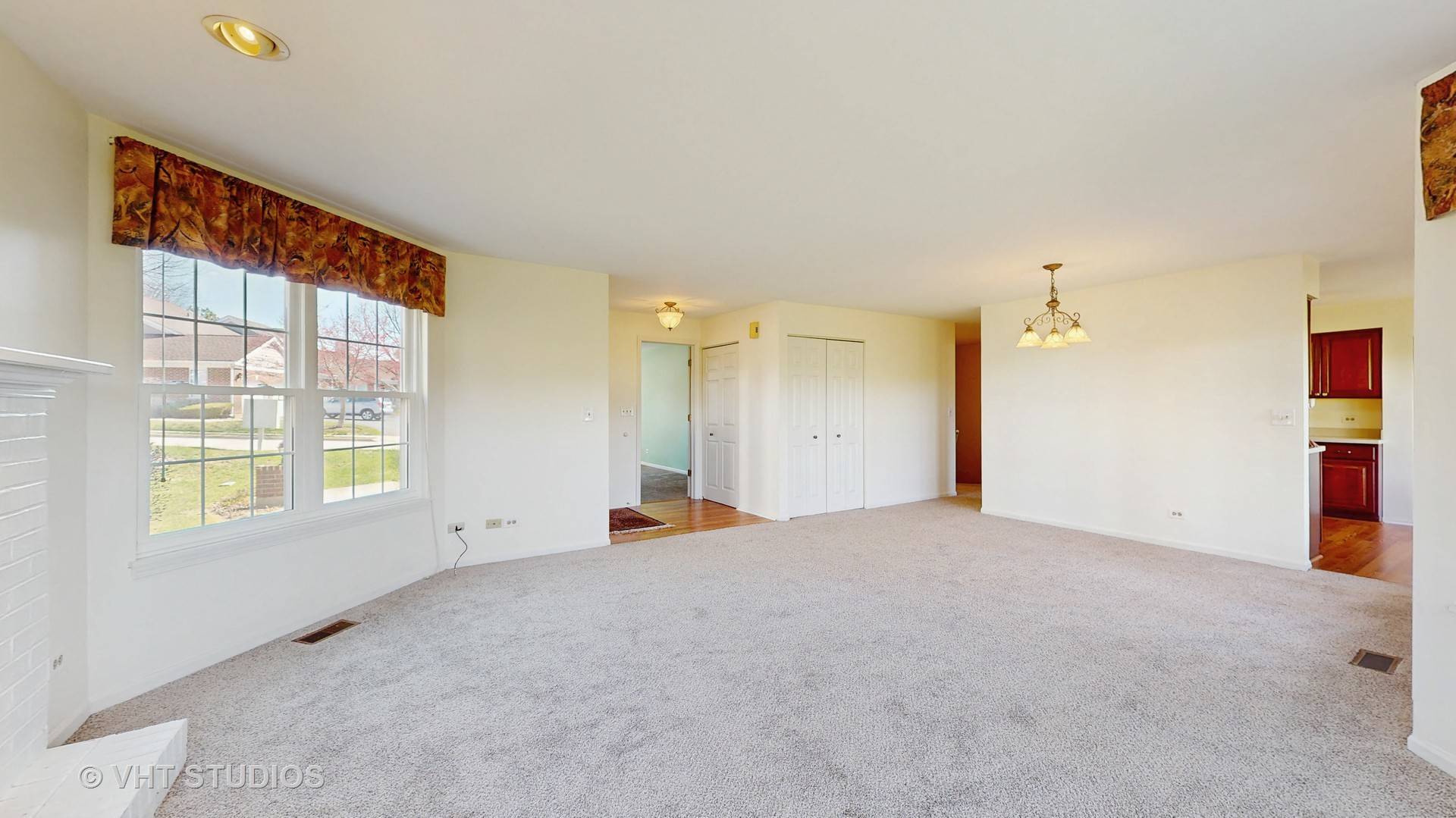 Algonquin, IL 60102,1022 INTERLOCH CT #1022