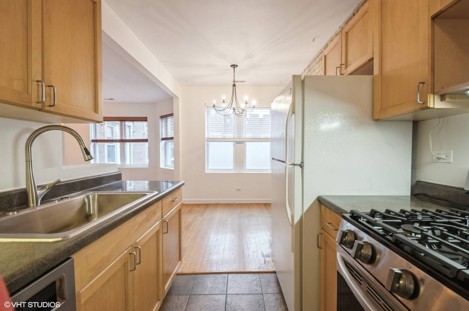 Chicago, IL 60625,4423 N Lawndale AVE #3A