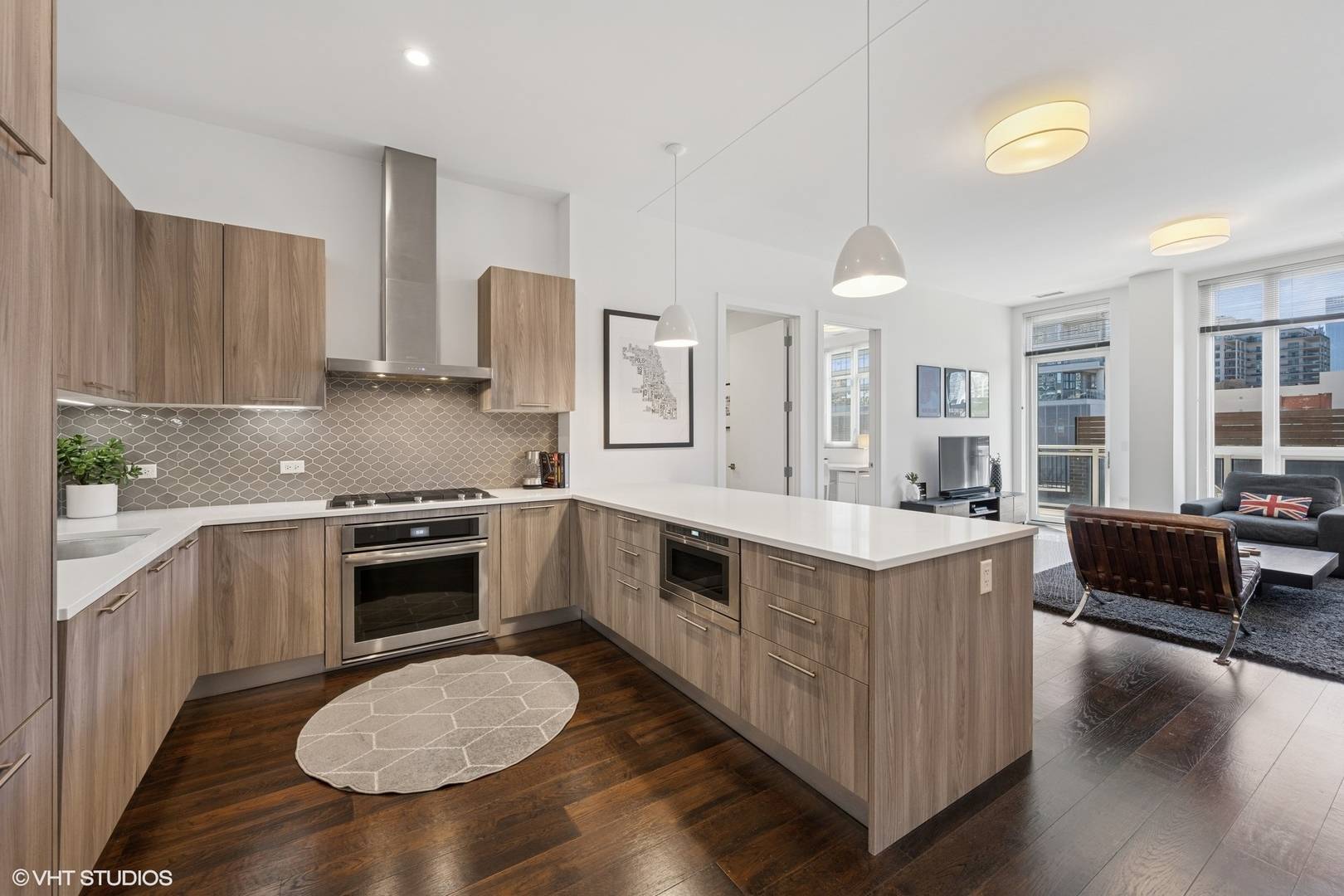 Chicago, IL 60610,367 W Locust ST #403