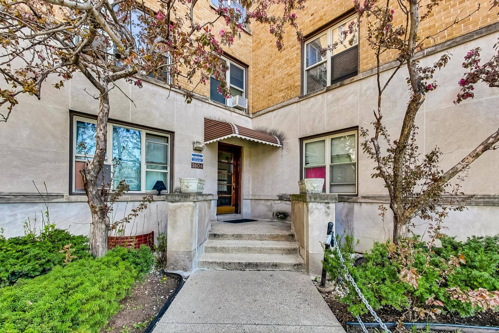 Chicago, IL 60625,2606 W Balmoral AVE #210