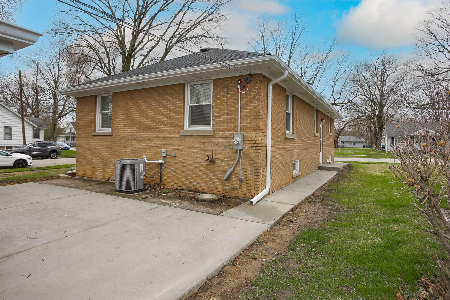 Bradley, IL 60915,412 N Center AVE