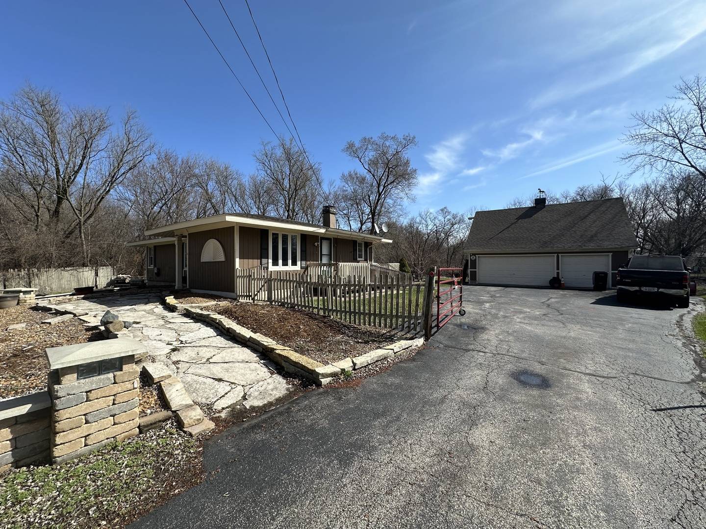 Mchenry, IL 60051,5110 Pistakee DR