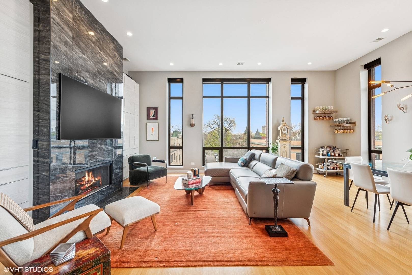 Chicago, IL 60647,1609 N Hoyne AVE #4W