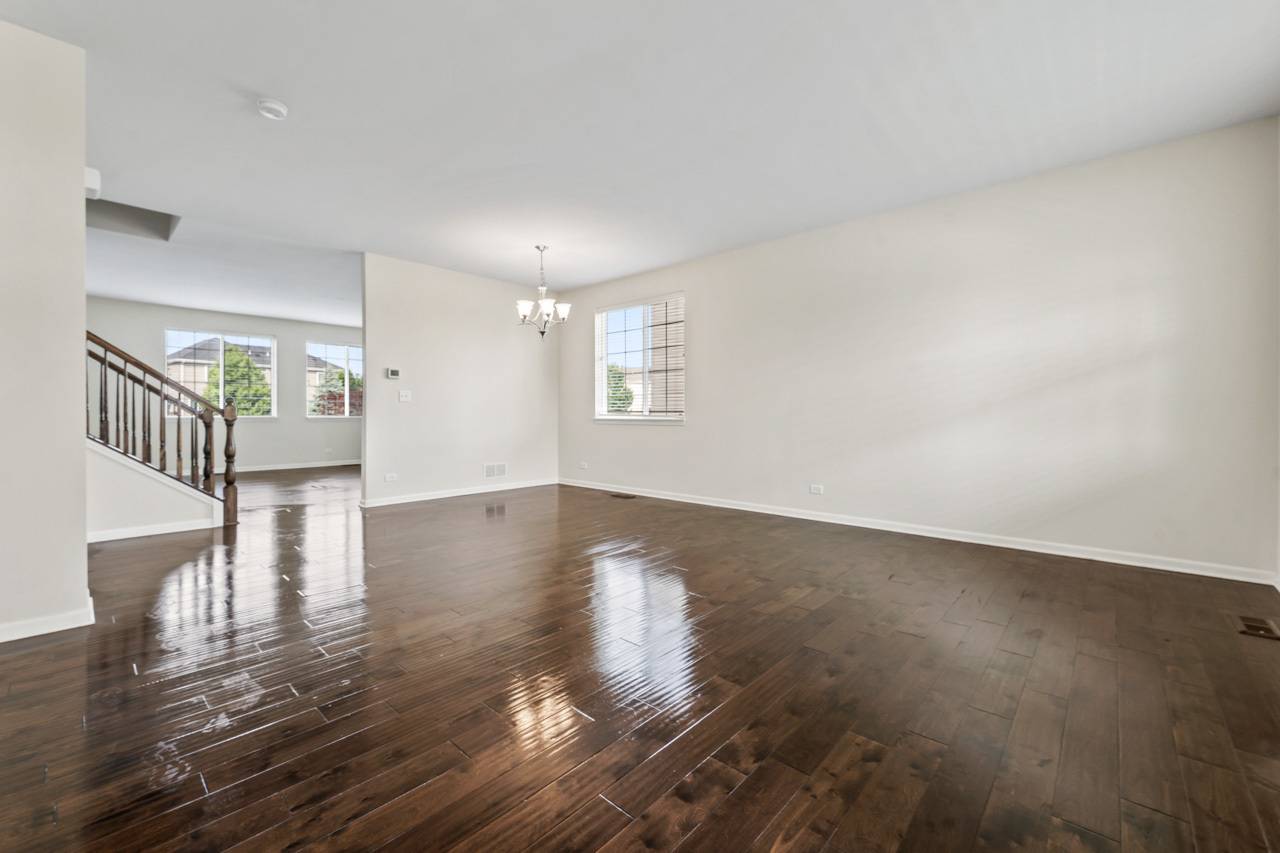 Oswego, IL 60543,282 Willington WAY