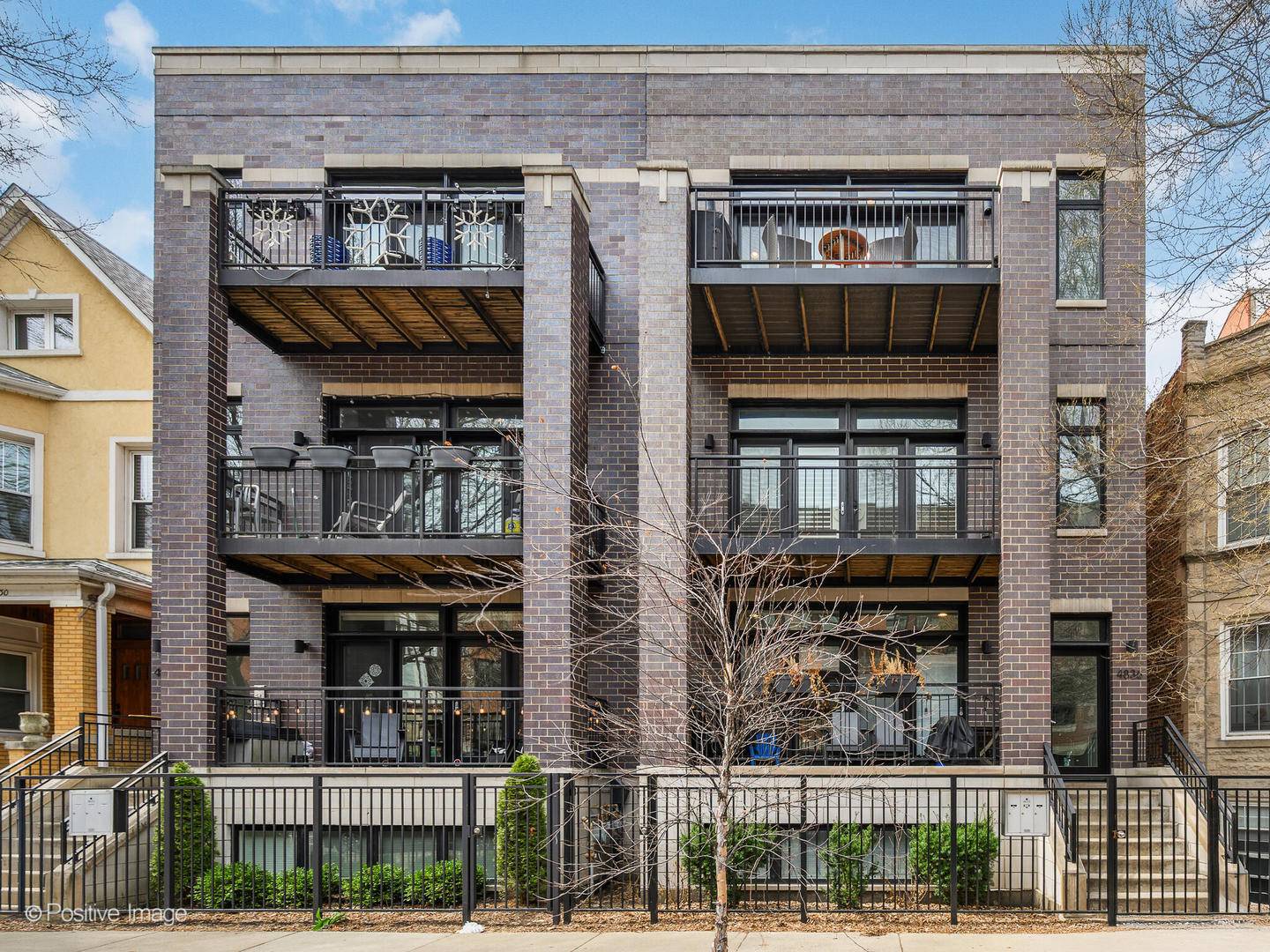 Chicago, IL 60625,4836 N Damen AVE #3