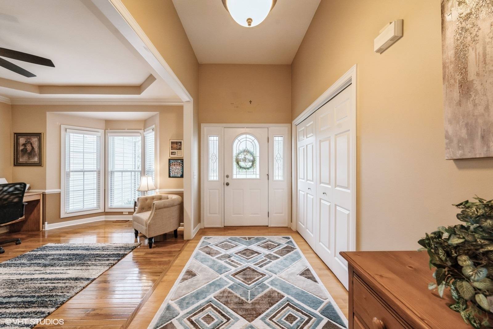 North Aurora, IL 60542,827 Columbia CIR