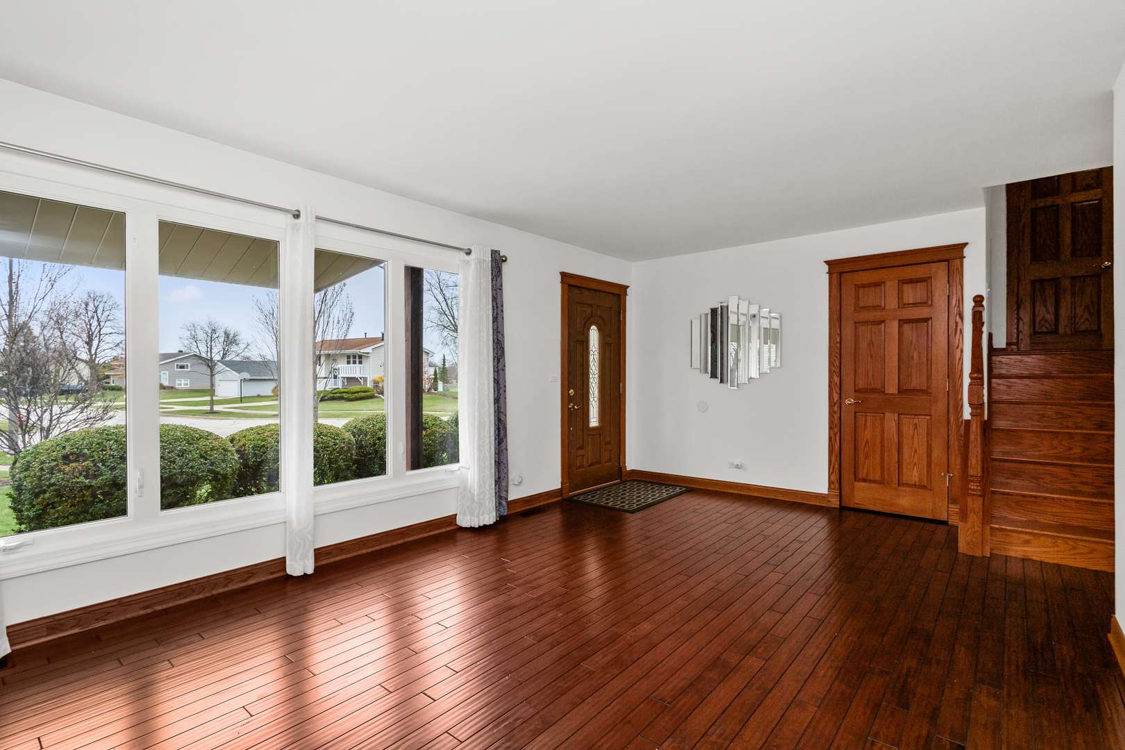 Bloomingdale, IL 60108,176 Royce DR