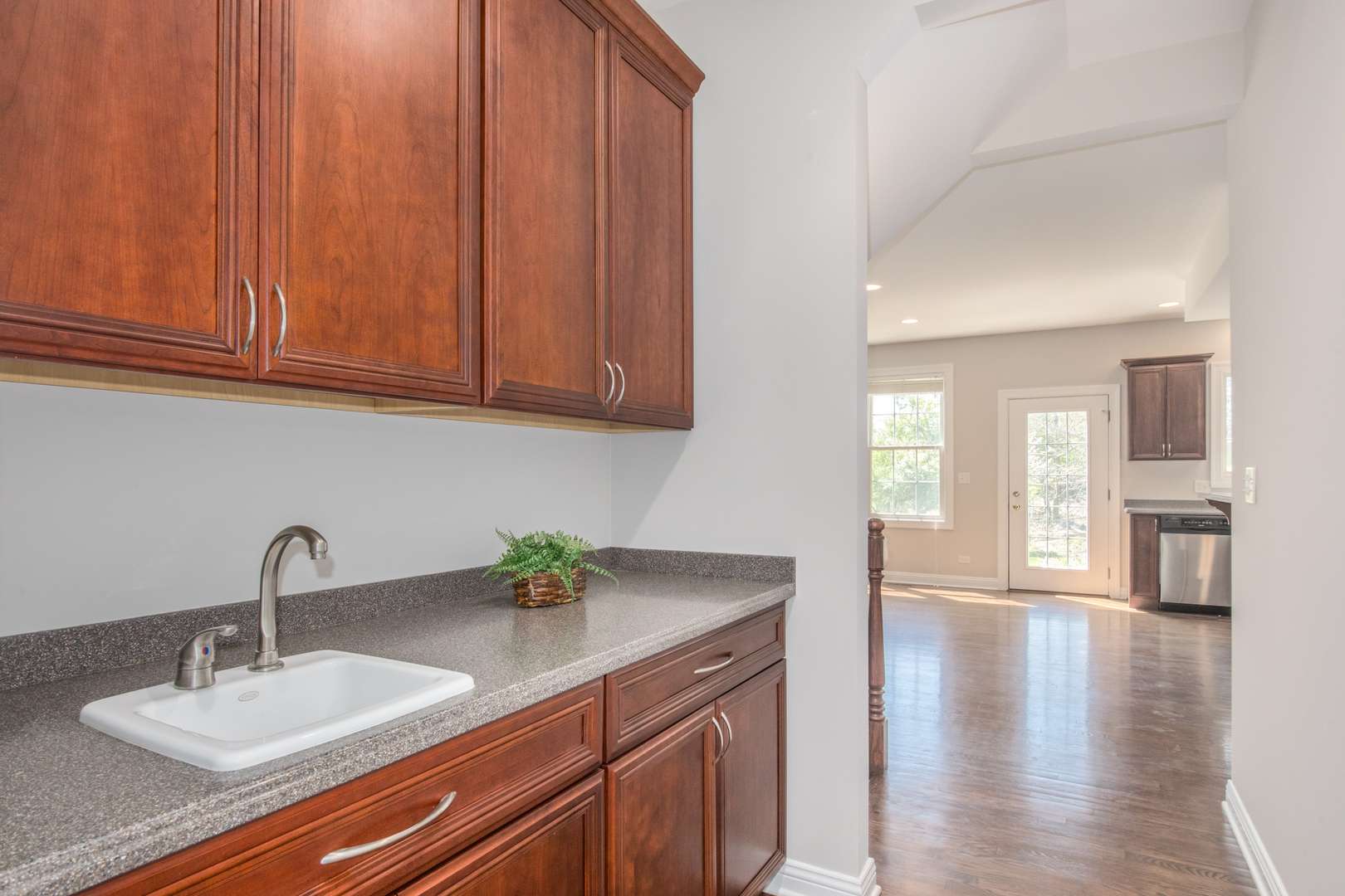 Gurnee, IL 60031,6433 Davidson CT