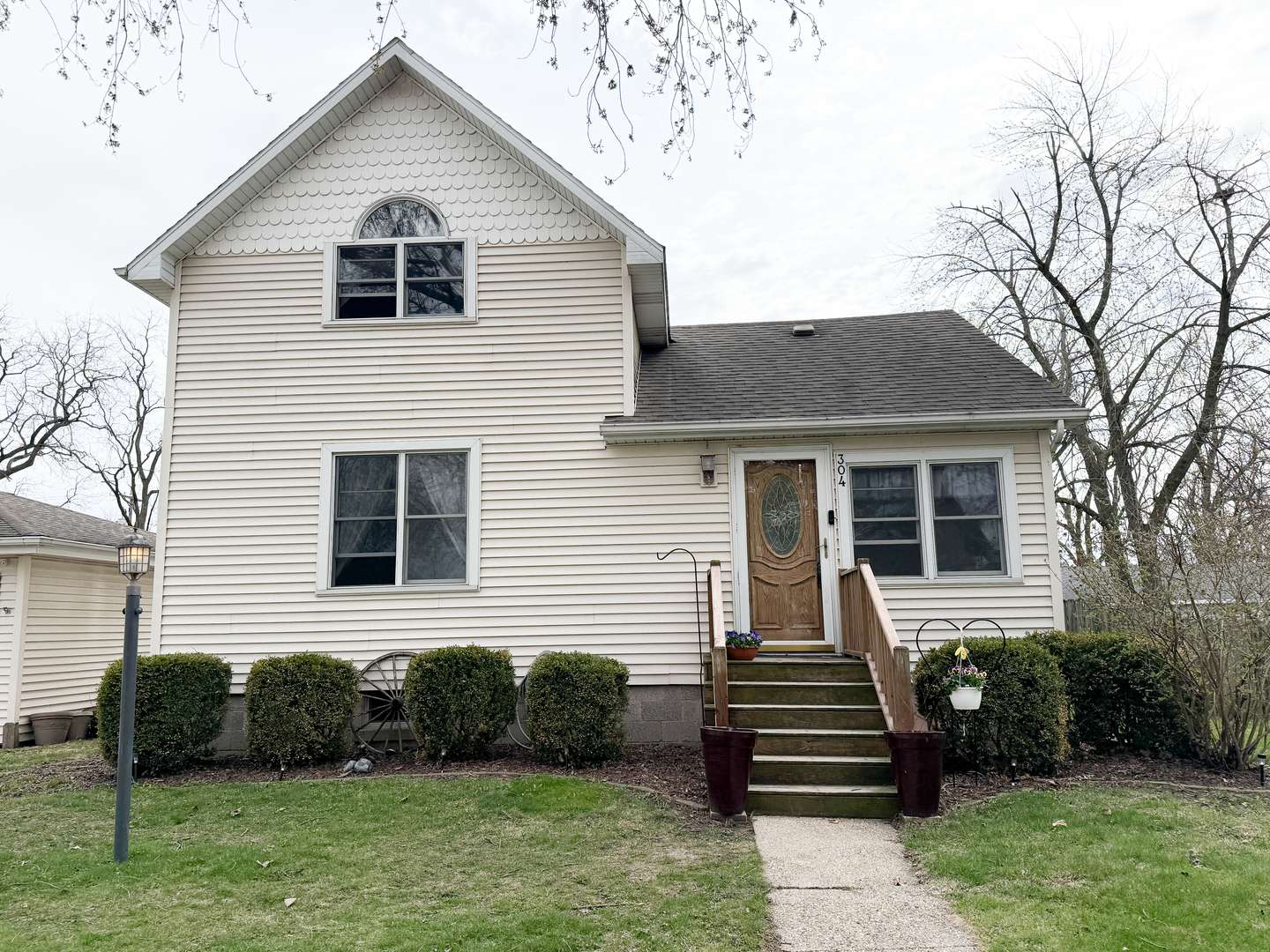 Grant Park, IL 60940,304 N Maple ST