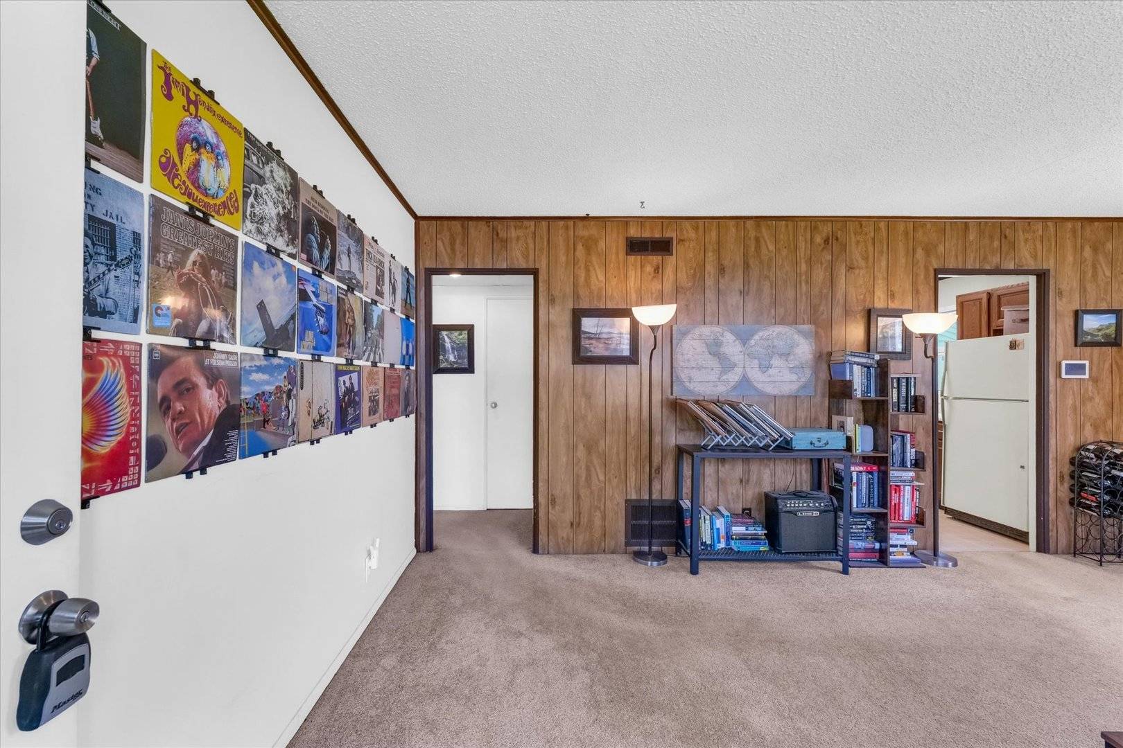 Urbana, IL 61801,905 E Delaware AVE
