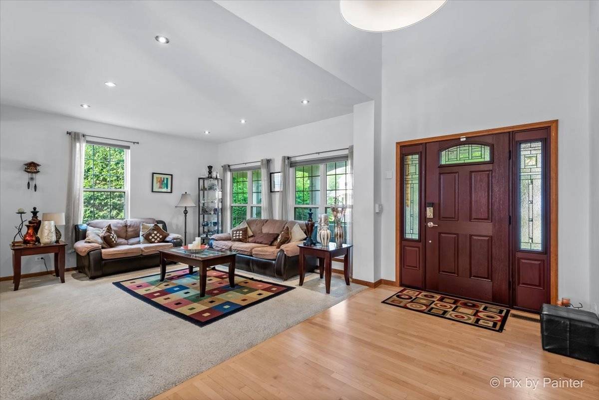 Cary, IL 60013,377 Sterling CIR