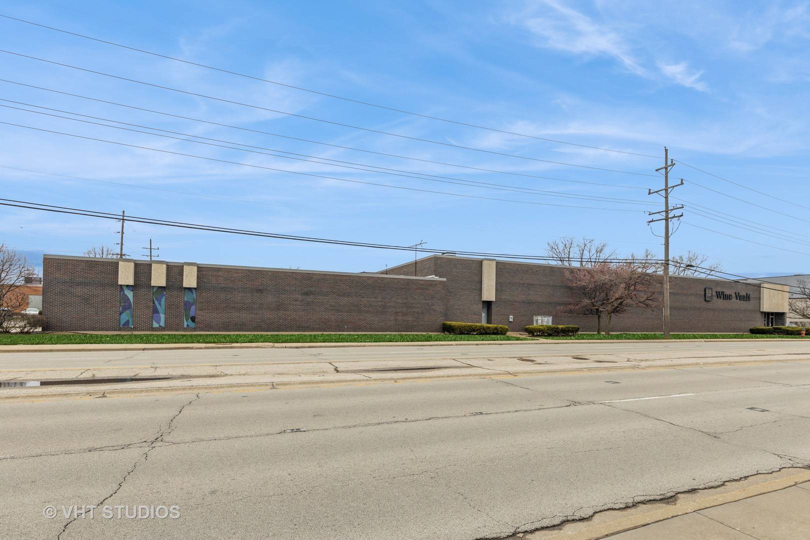Skokie, IL 60077,5900 W Howard ST