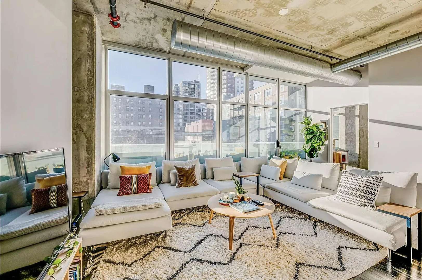 Chicago, IL 60616,50 E 16th ST #315