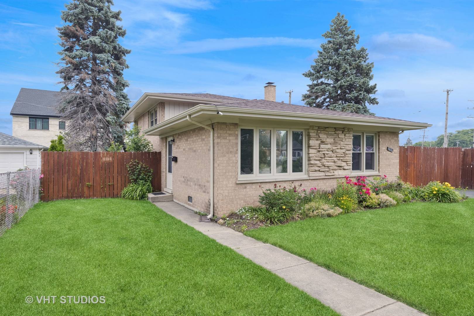Brookfield, IL 60513,8800 44th PL