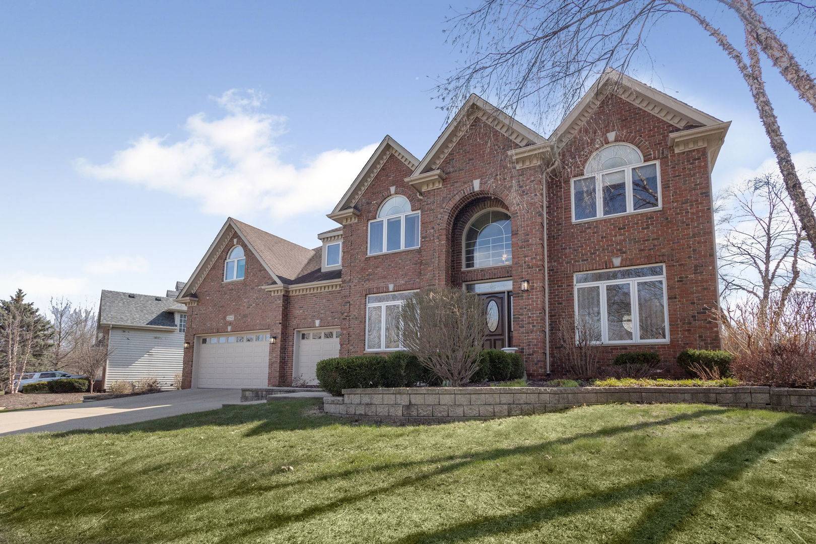 Batavia, IL 60510,2286 Hill LN
