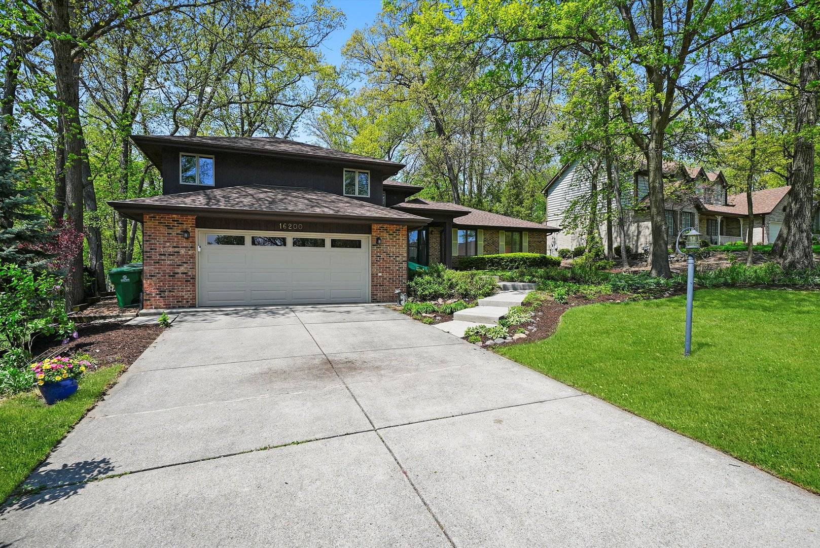 Homer Glen, IL 60491,16200 S Pin Oak CT