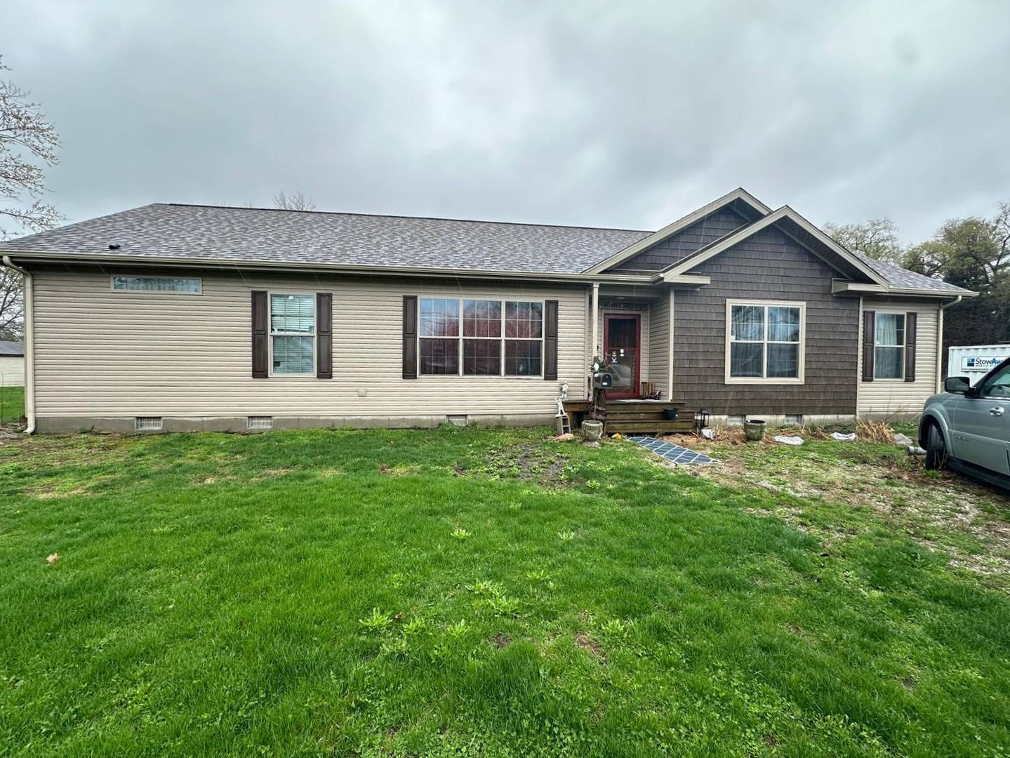 Newman, IL 61942,706 W Vanderen ST