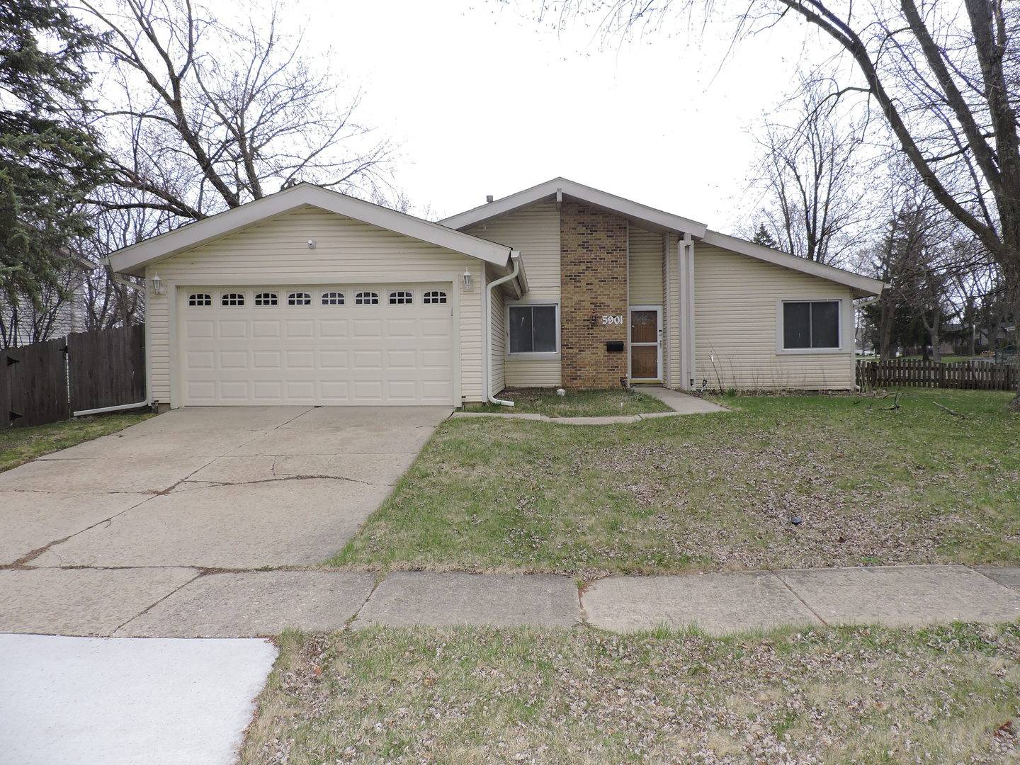 Hanover Park, IL 60133,5901 E BEVERLY CIR