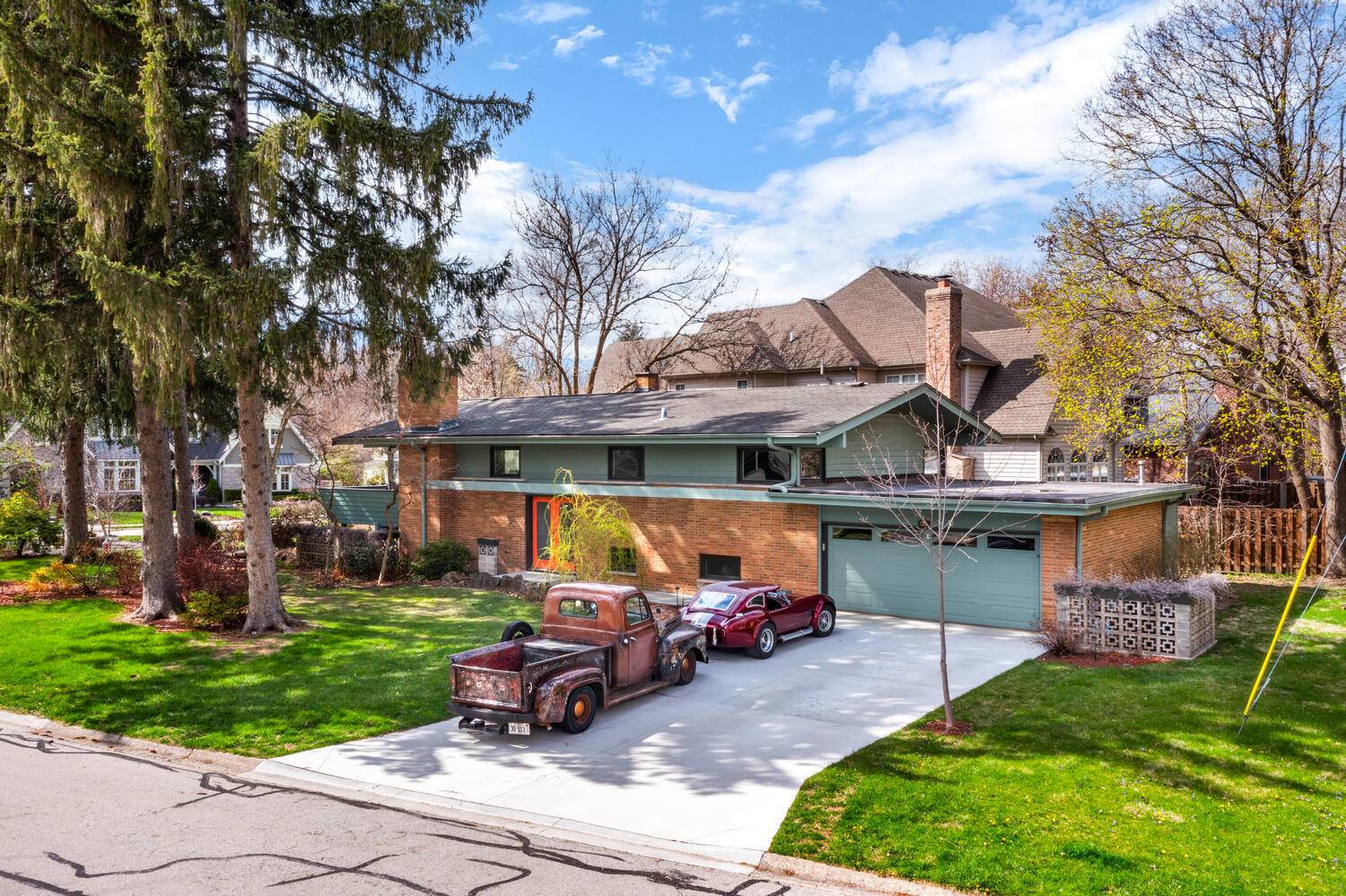 Naperville, IL 60540,125 Maple LN