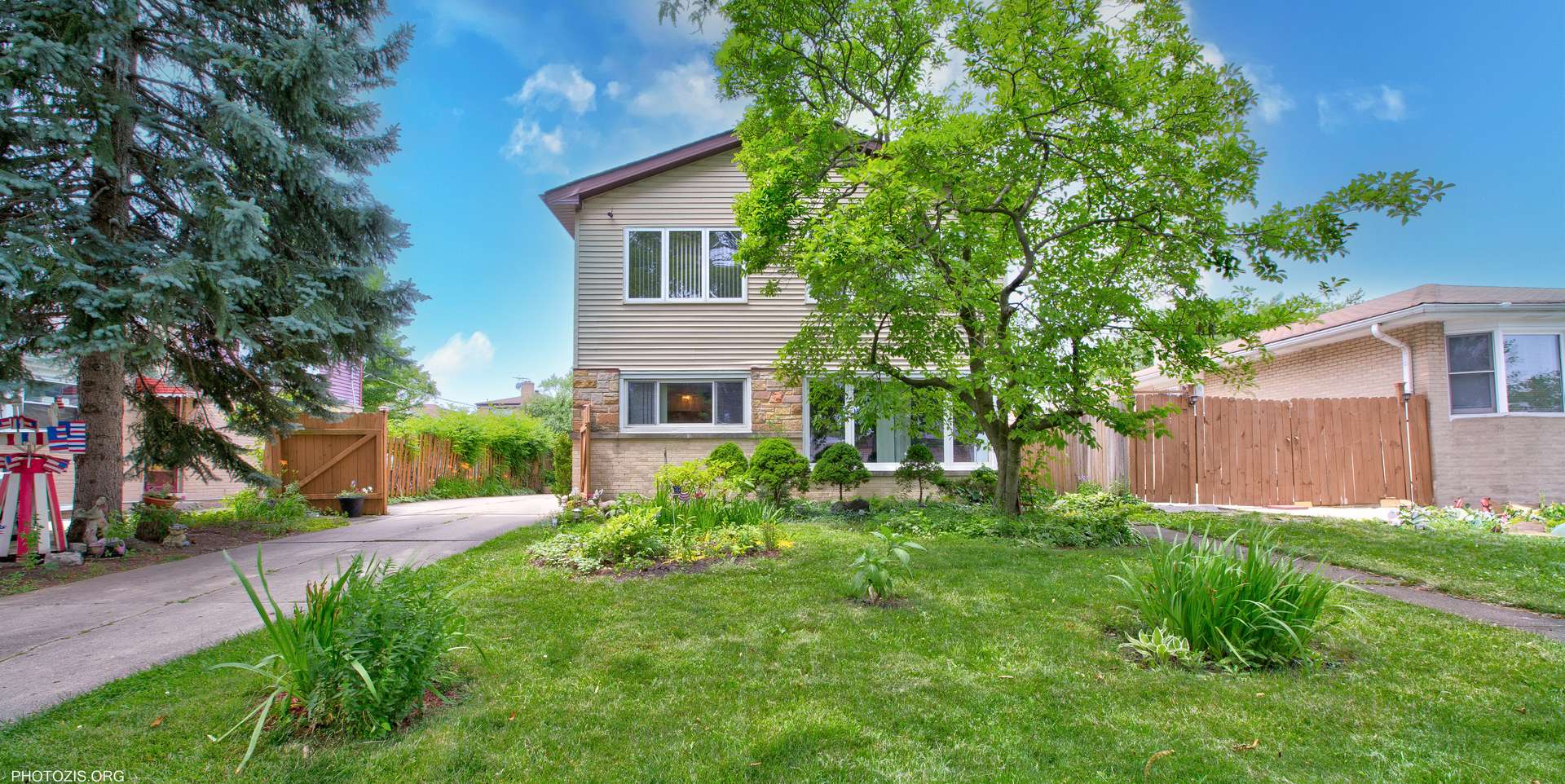 Niles, IL 60714,8936 N Elmore ST