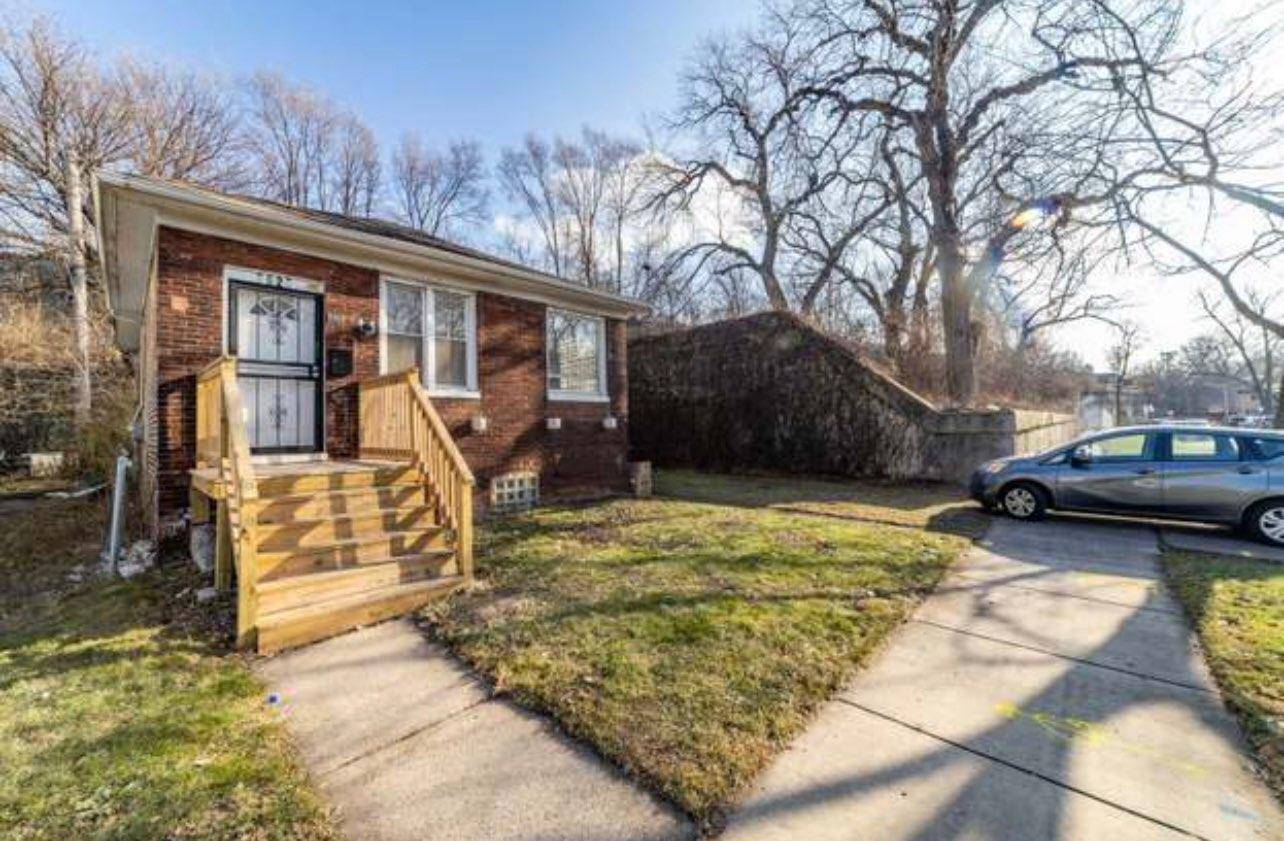 Chicago, IL 60620,7925 S Lowe AVE