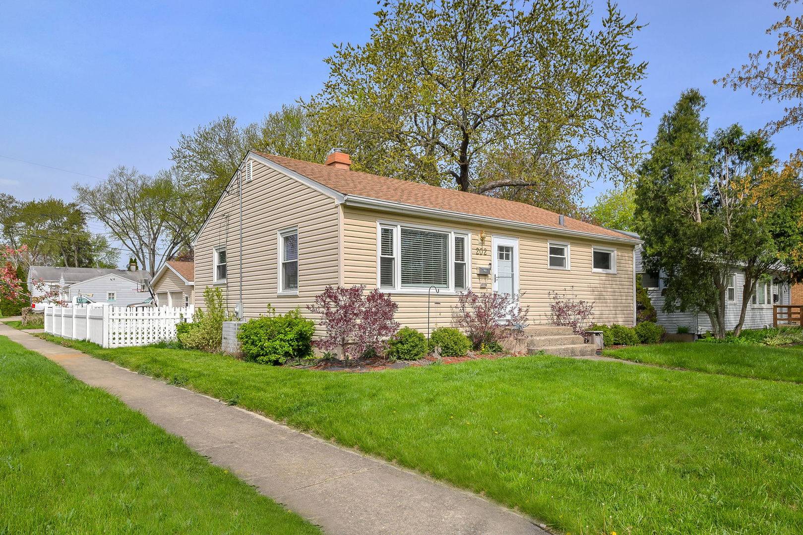 Bartlett, IL 60103,202 N Marion AVE