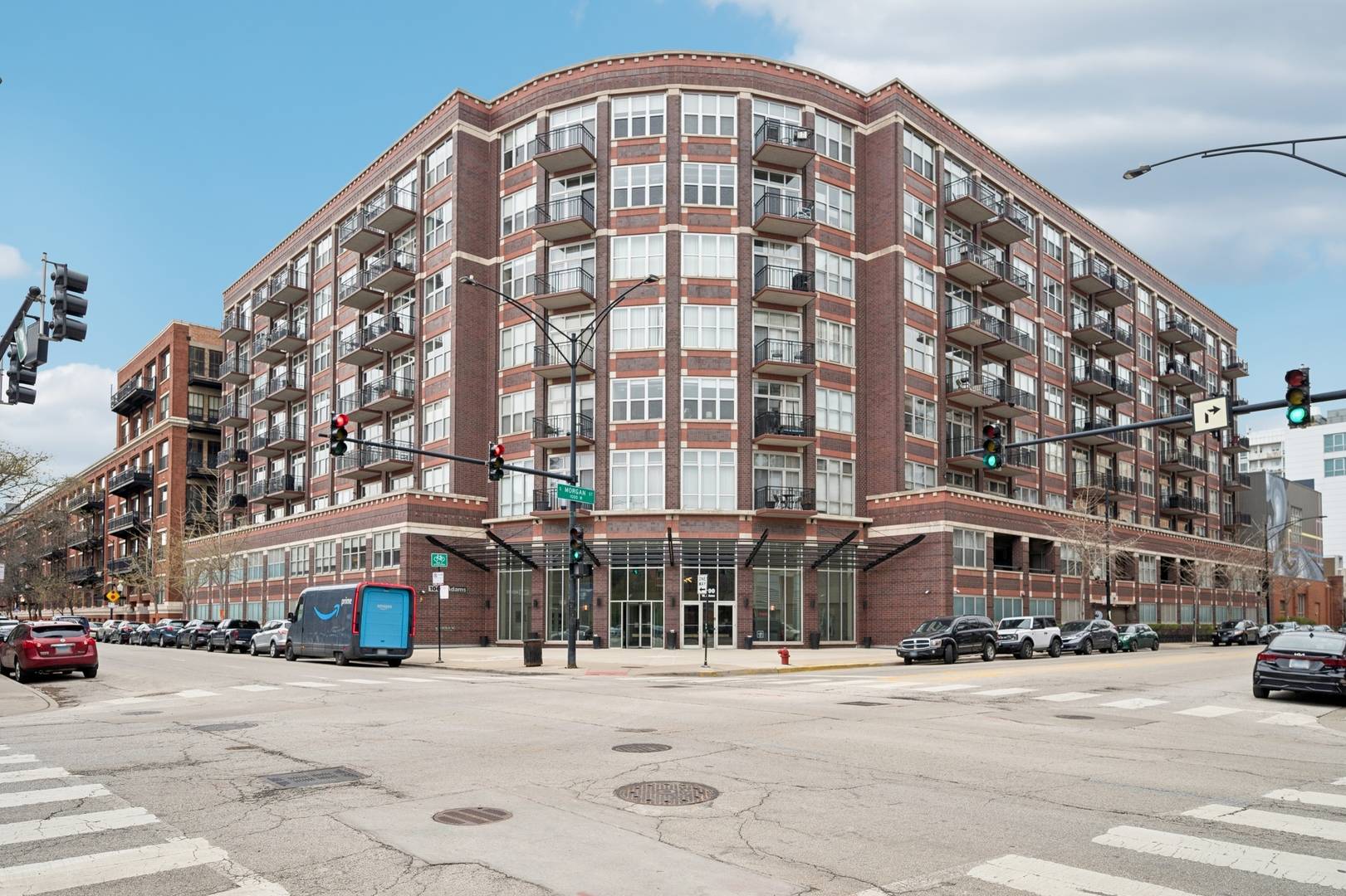 Chicago, IL 60607,1000 W ADAMS ST #705