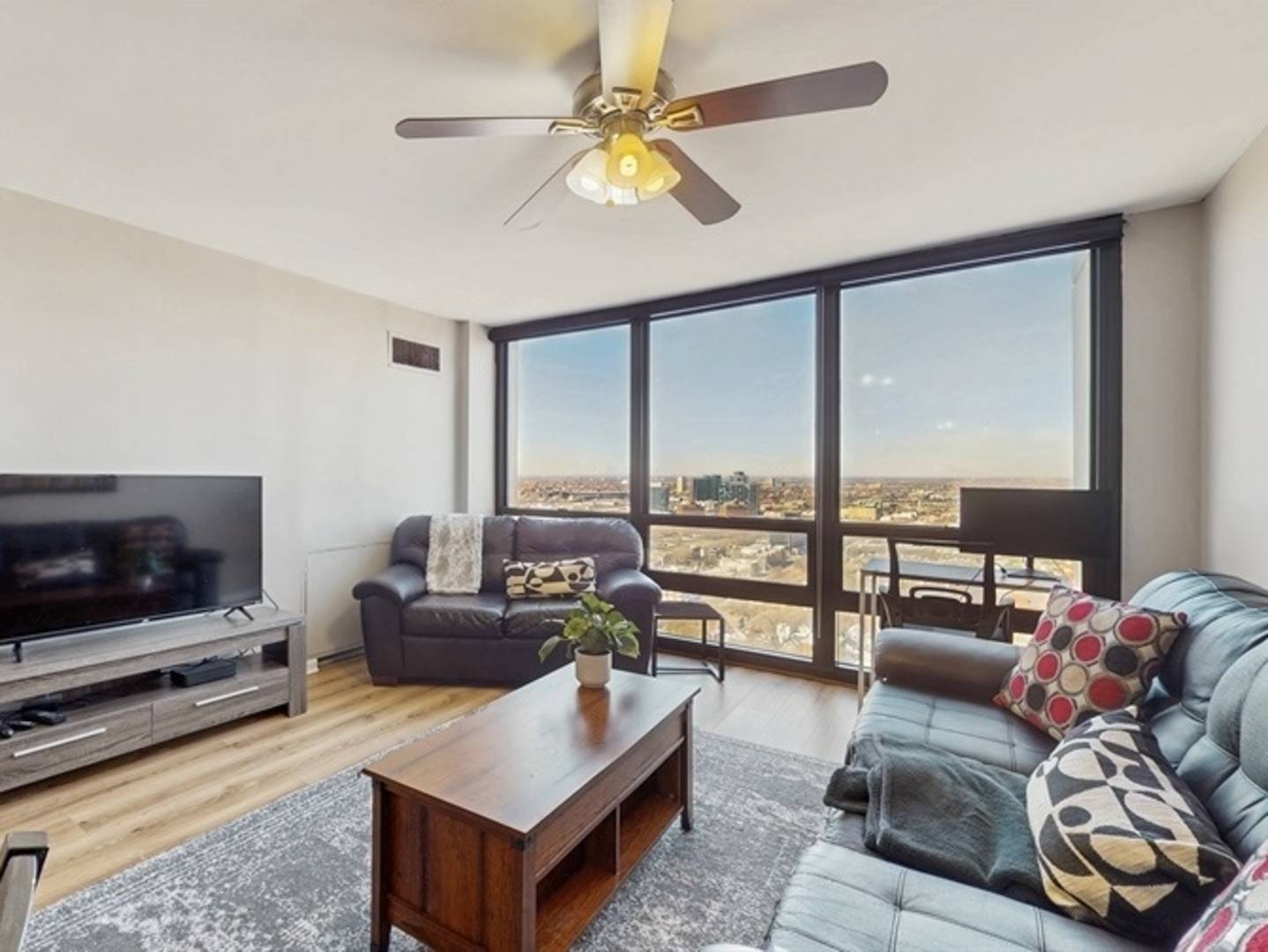 Chicago, IL 60614,1636 N Wells ST #3406