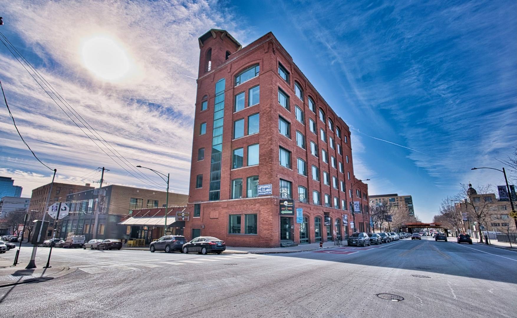 Chicago, IL 60642,833 W Chicago AVE
