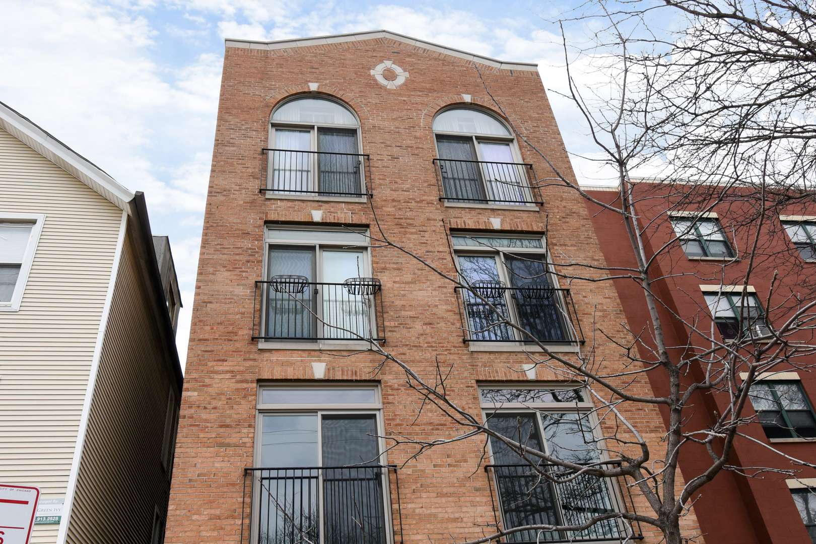 Chicago, IL 60647,2509 W Fullerton AVE #2