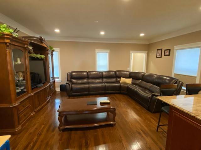 Chicago, IL 60617,3847 E 110th ST