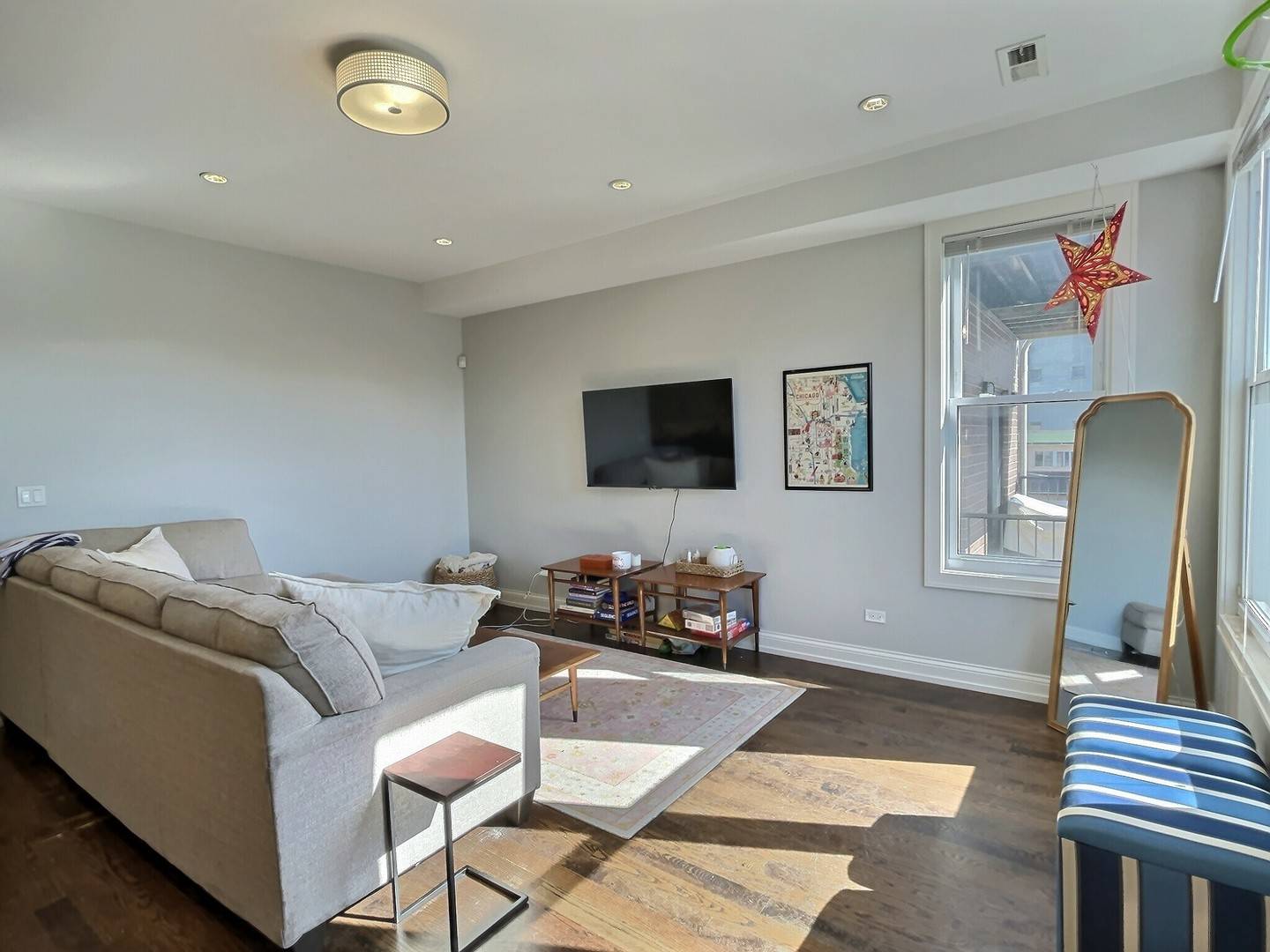 Chicago, IL 60614,2538 N Southport AVE #2R