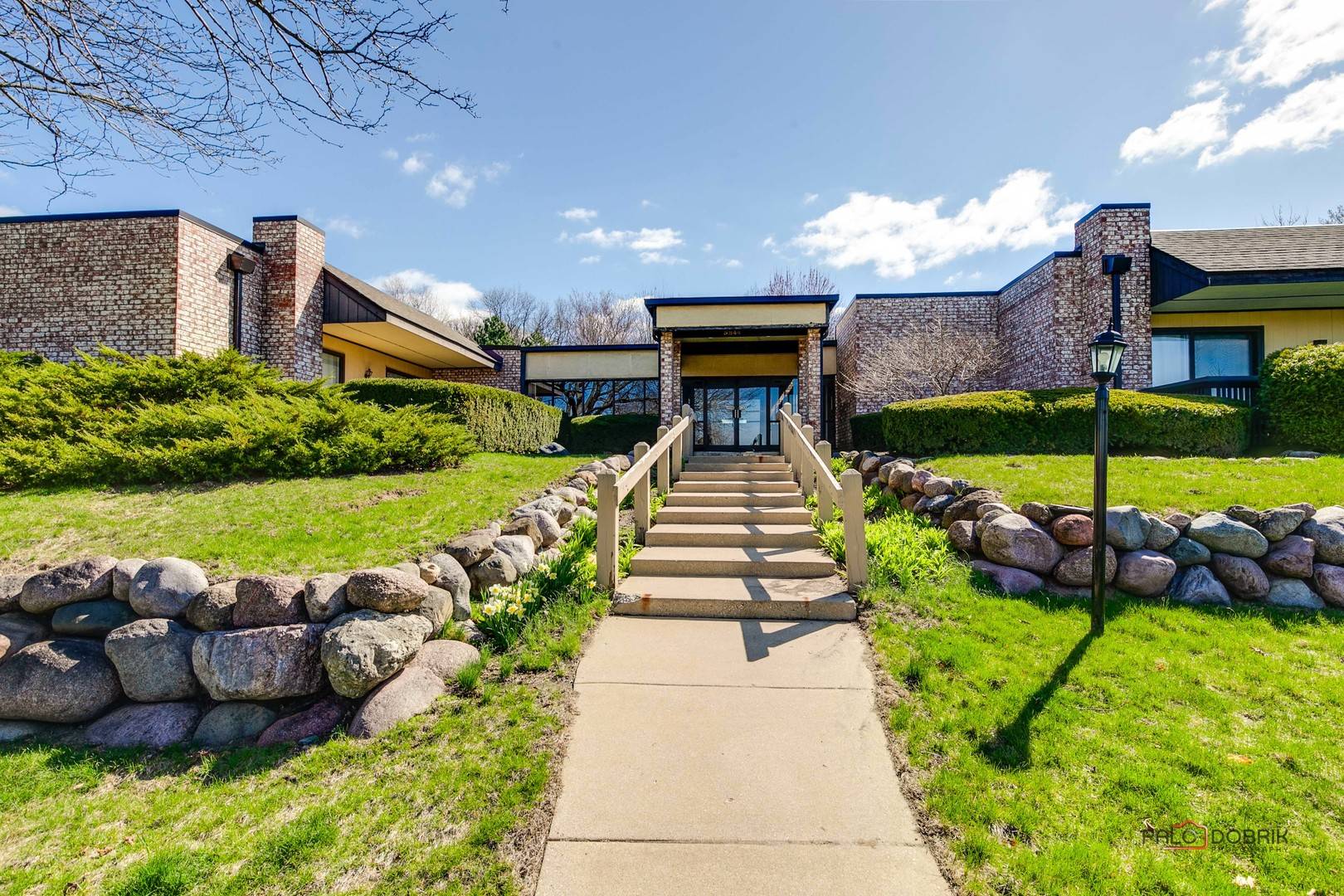 Gurnee, IL 60031,5844 Heather Ridge DR #105