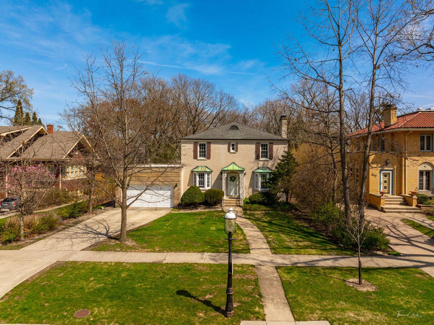 Riverside, IL 60546,225 Maplewood RD