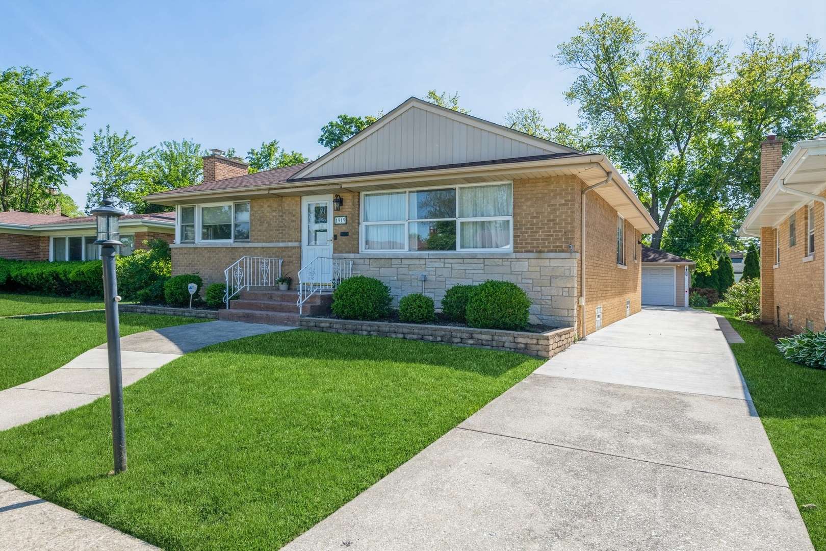 Westchester, IL 60154,1919 Sunnyside AVE