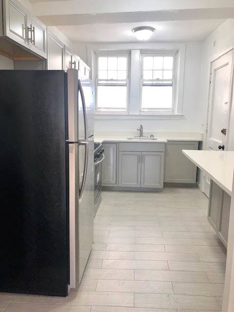 Chicago, IL 60660,1068 W Thorndale AVE #2N